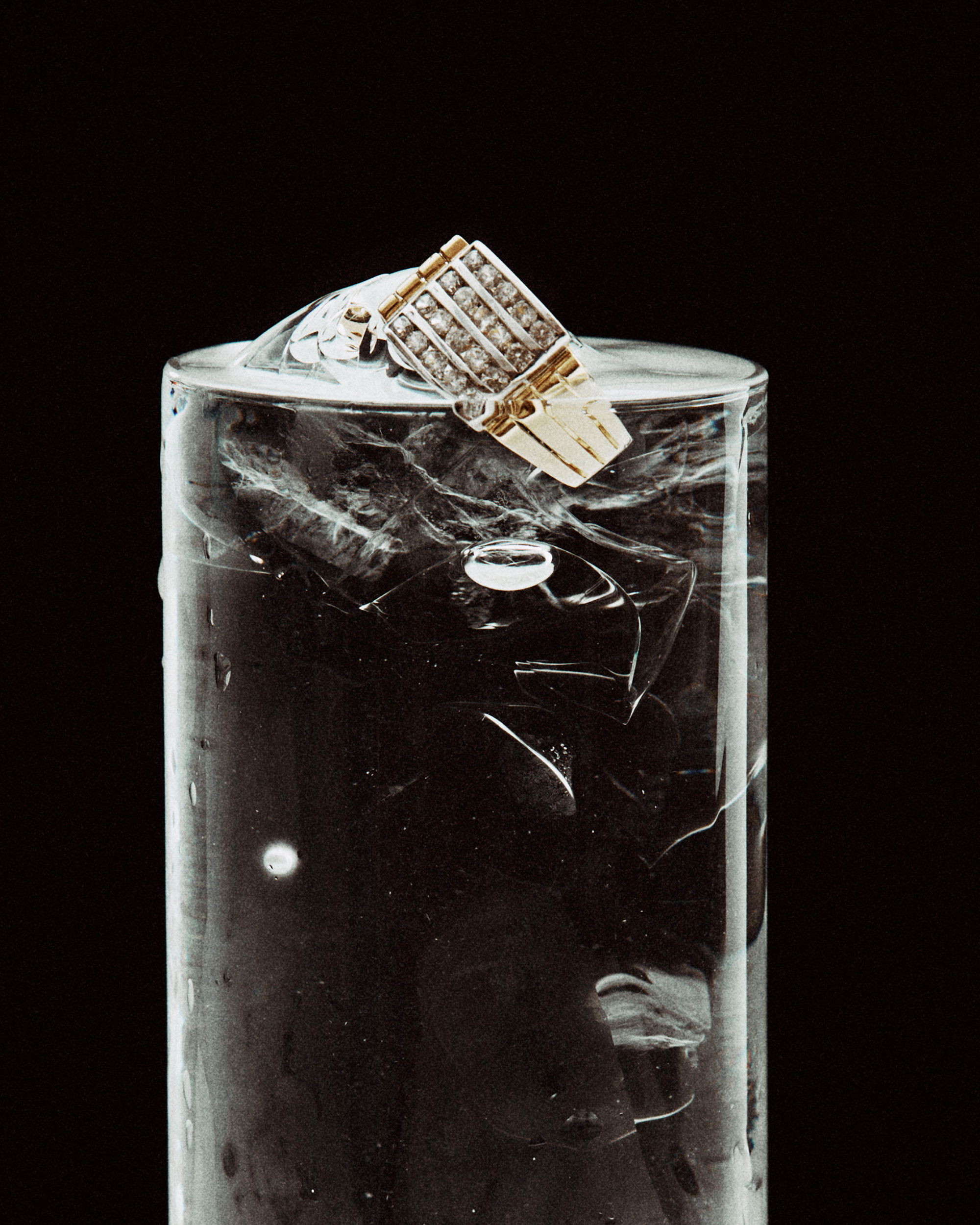 Vintage ring on a raw crystal, ÂGÉE