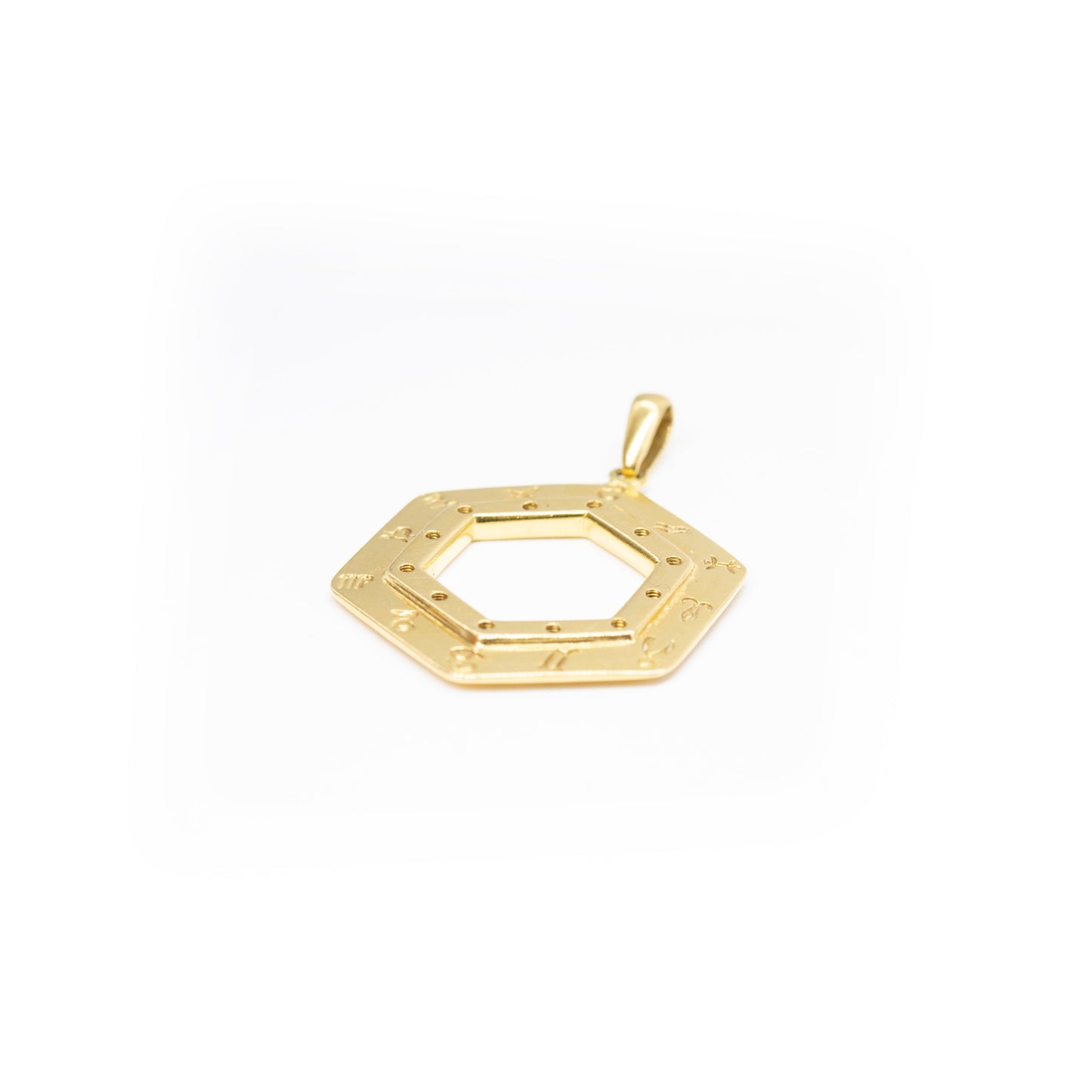 Vintage Yellow Gold Pendant For Women | Celeste | Vintage Jewelry | Pre-owned jewelry | Lil Milan