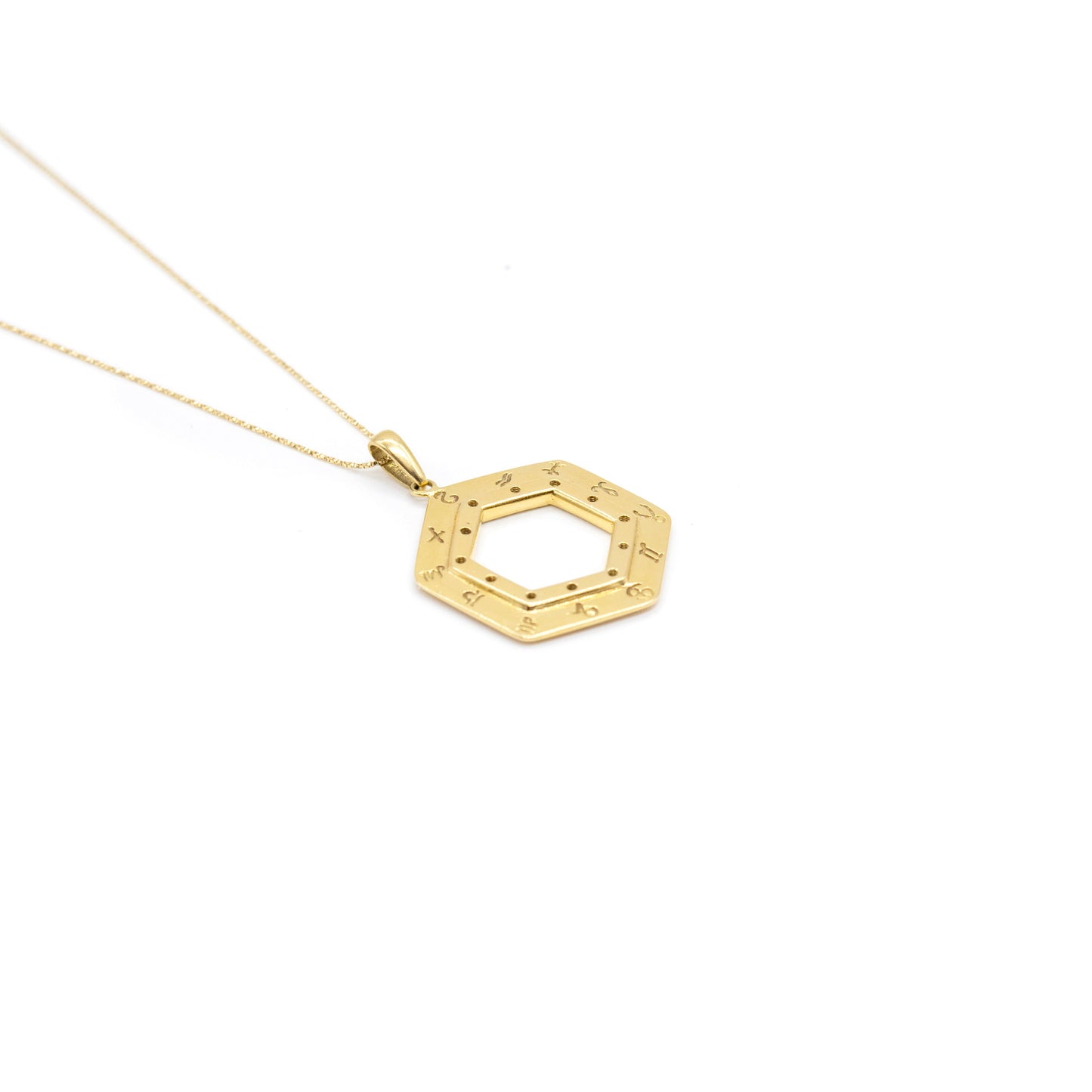 Vintage Yellow Gold Pendant For Women | Celeste | Vintage Jewelry | Pre-owned jewelry | Lil Milan